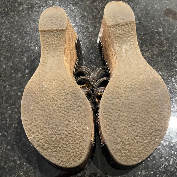 American Eagle Wedge Sandals, Size 6.5 - Picture 9 of 11
